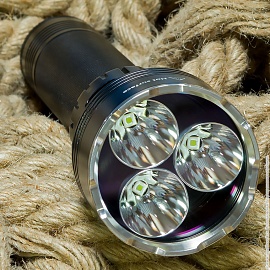 EagleTac MX30L2C-R (3 x Luminus SFT40, холодный свет)